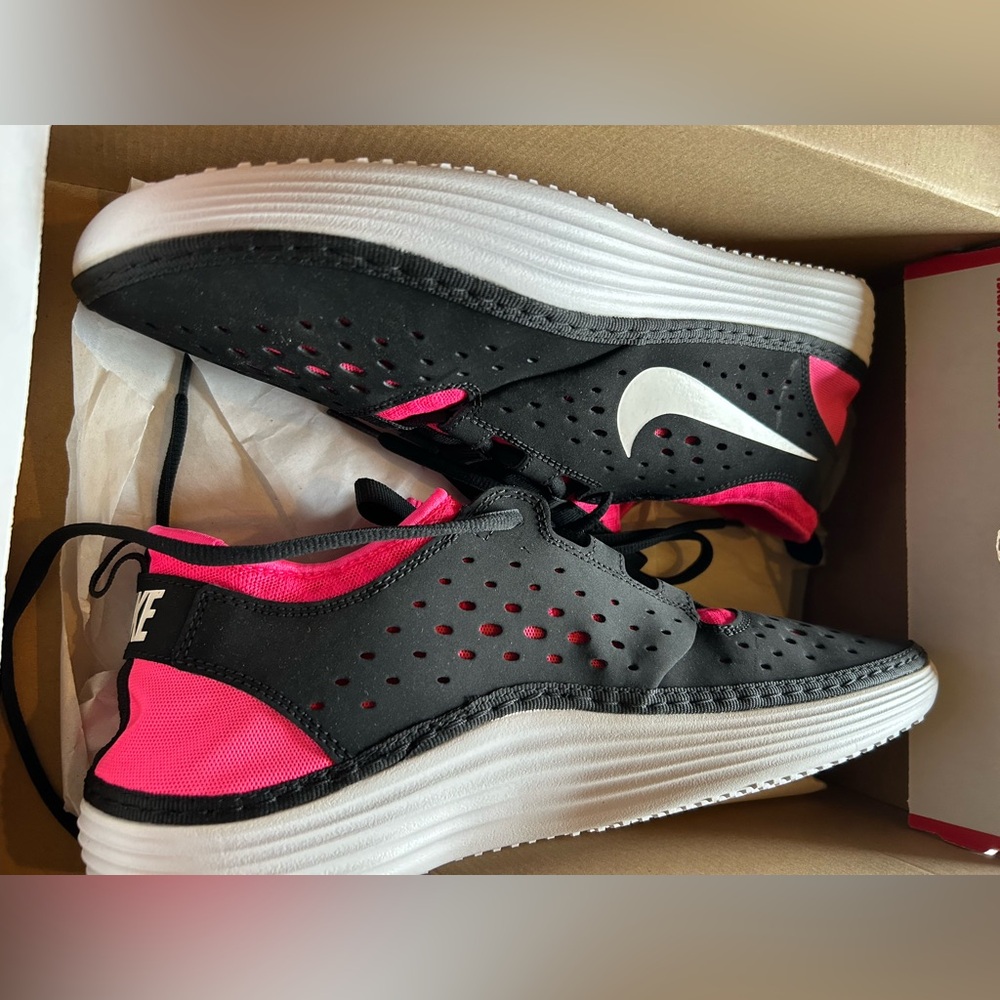 Nike Solarsoft Costa Low Running Shoes